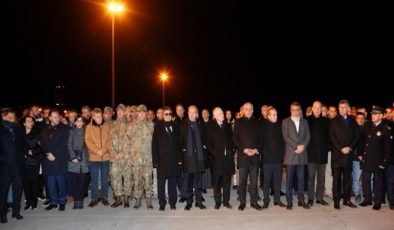 Cumhurbaşkanı Ersin Tatar, depremde yaşamını yitiren 13 vatandaşımızın ülkeye getirildiği karşılama törenine katıldı