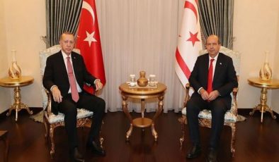 Cumhurbaşkanı Ersin Tatar ile Türkiye Cumhuriyeti Cumhurbaşkanı Recep Tayyip Erdoğan telefon görüşmesi yaparak karşılıklı bayram tebriğinde bulundu