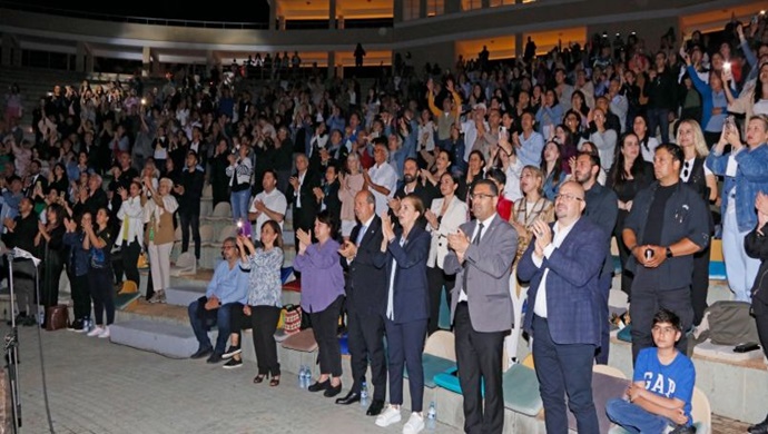 Cumhurbaşkanı Ersin Tatar, Antakya Medeniyetler Korosu konserini izledi