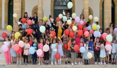 Cumhurbaşkanı Ersin Tatar’ın eşi Sibel Tatar, Dünya Çocuk Günü’nde, çocuklarla buluştu