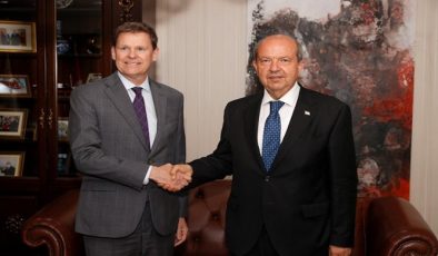 Cumhurbaşkanı Tatar, BM Genel Sekreteri’nin Kıbrıs Özel Temsilcisi Stewart’ı kabul etti
