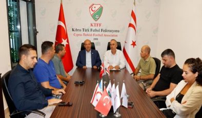 Cumhurbaşkanı Ersin Tatar, Kıbrıs Türk Futbol Federasyonu’nu ziyaret etti
