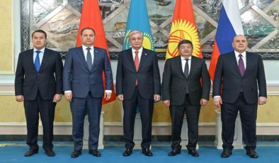Президент Қасым-Жомарт Тоқаев Ресей, Беларусь және Қырғызстан үкіметтерінің басшыларымен кездесті