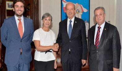 Cumhurbaşkanı Ersin Tatar, Avrupa Parlamenteri Isabel Santos’u kabul etti