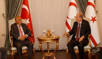 Cumhurbaşkanı Ersin Tatar, TMT Mücahitler Derneği Gazimağusa Şubesi heyetini kabul ederek görüştü