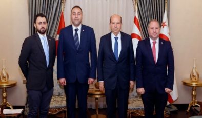 Cumhurbaşkanı Ersin Tatar, İngiltere Kıbrıs Türk Dernekleri Konseyi heyeti ile görüştü