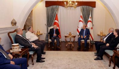 Cumhurbaşkanı Ersin Tatar, Milli Mücadele Vakfı Başkanı Aziz Gülbahar ve vakıf yönetimini kabul etti