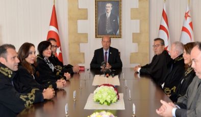 Yüksek Mahkeme Başkanlığına atanan Özerdağ, Cumhurbaşkanı Ersin Tatar huzurunda yemin etti