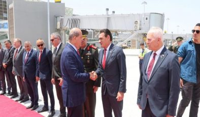 Cumhurbaşkanı Ersin Tatar Avustralya’ya gitmek üzere adadan ayrıldı