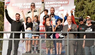 Cumhurbaşkanı Ersin Tatar, Drift NEU organizasyonu ile gerçekleştirilen 2024 KKTC Drift Şampiyonası’nı izledi